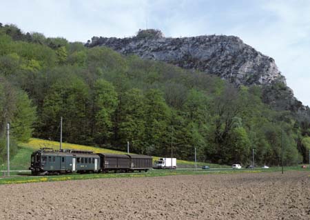 OeBB BDe 4/4 651 bei Oensingen